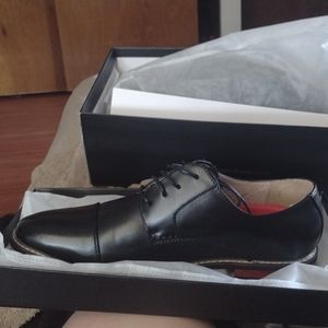 Men's dress shoes